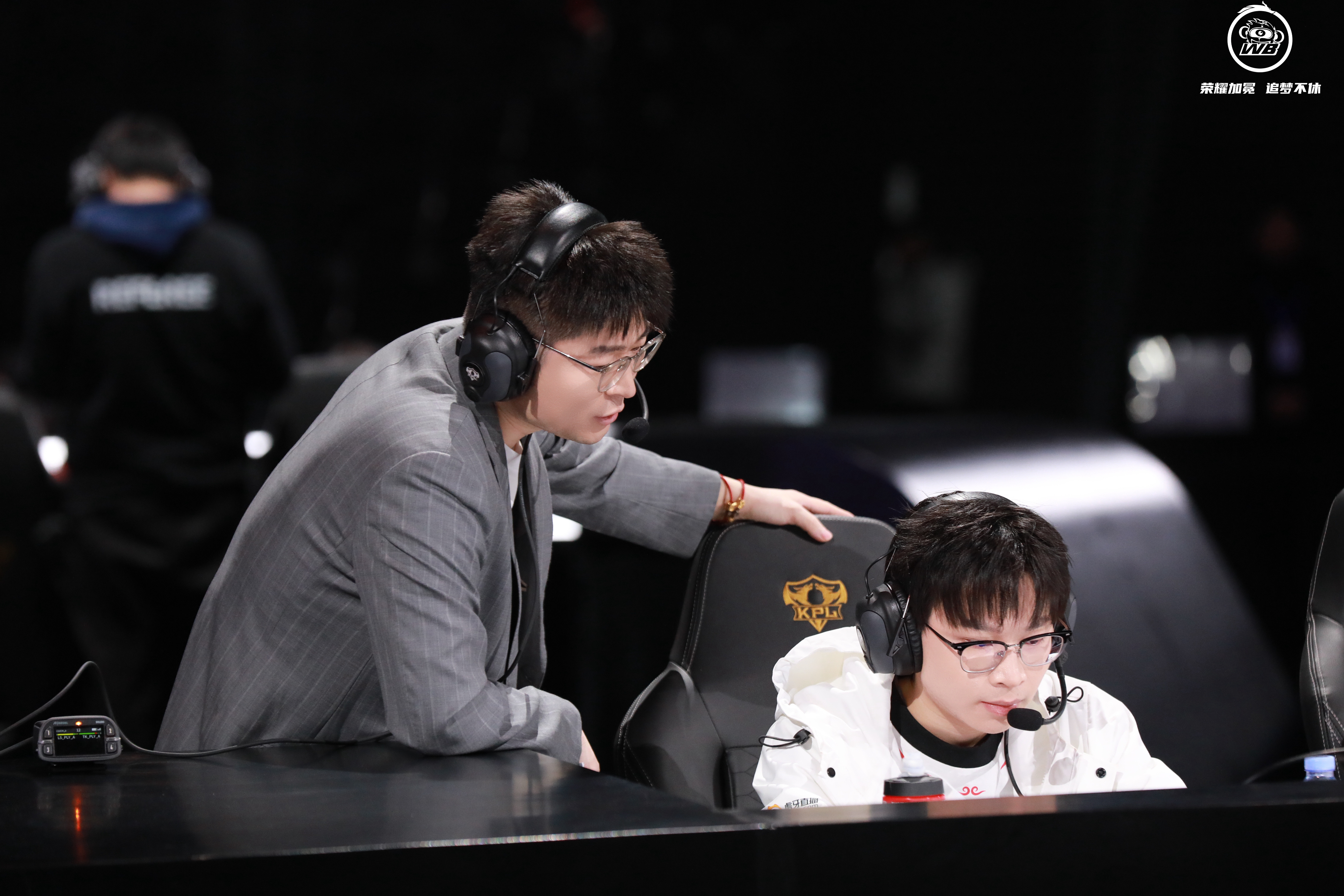 开云体育app-WBG绝杀V5，Kanavi线上压制力十足焦点之战淘汰赛，点燃全场激情