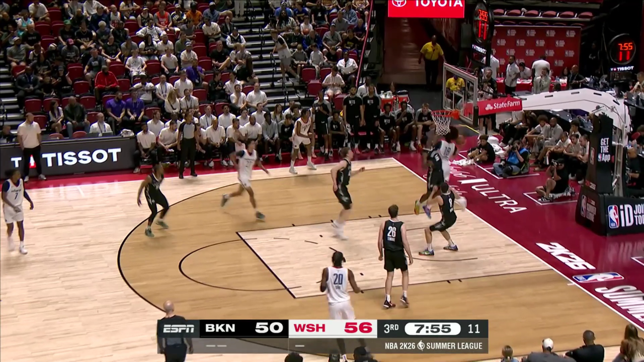 开云体育官网-豪门对决！篮球上演世纪大战