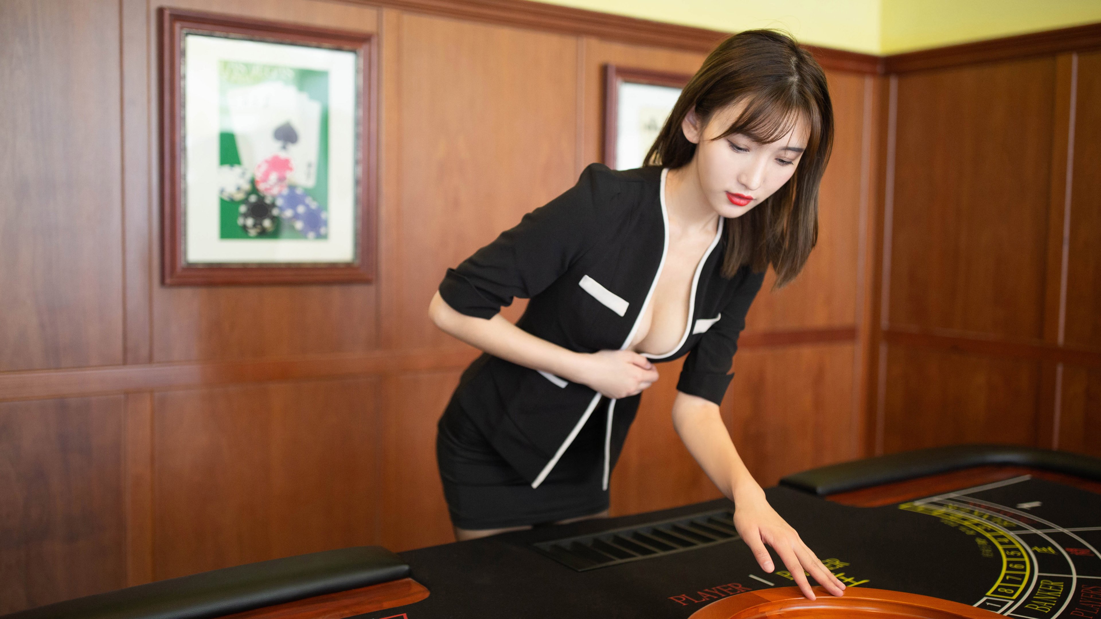 刀锋出鞘！范弗利特半决赛夜刷新神迹，他用三分球重写了比赛规则