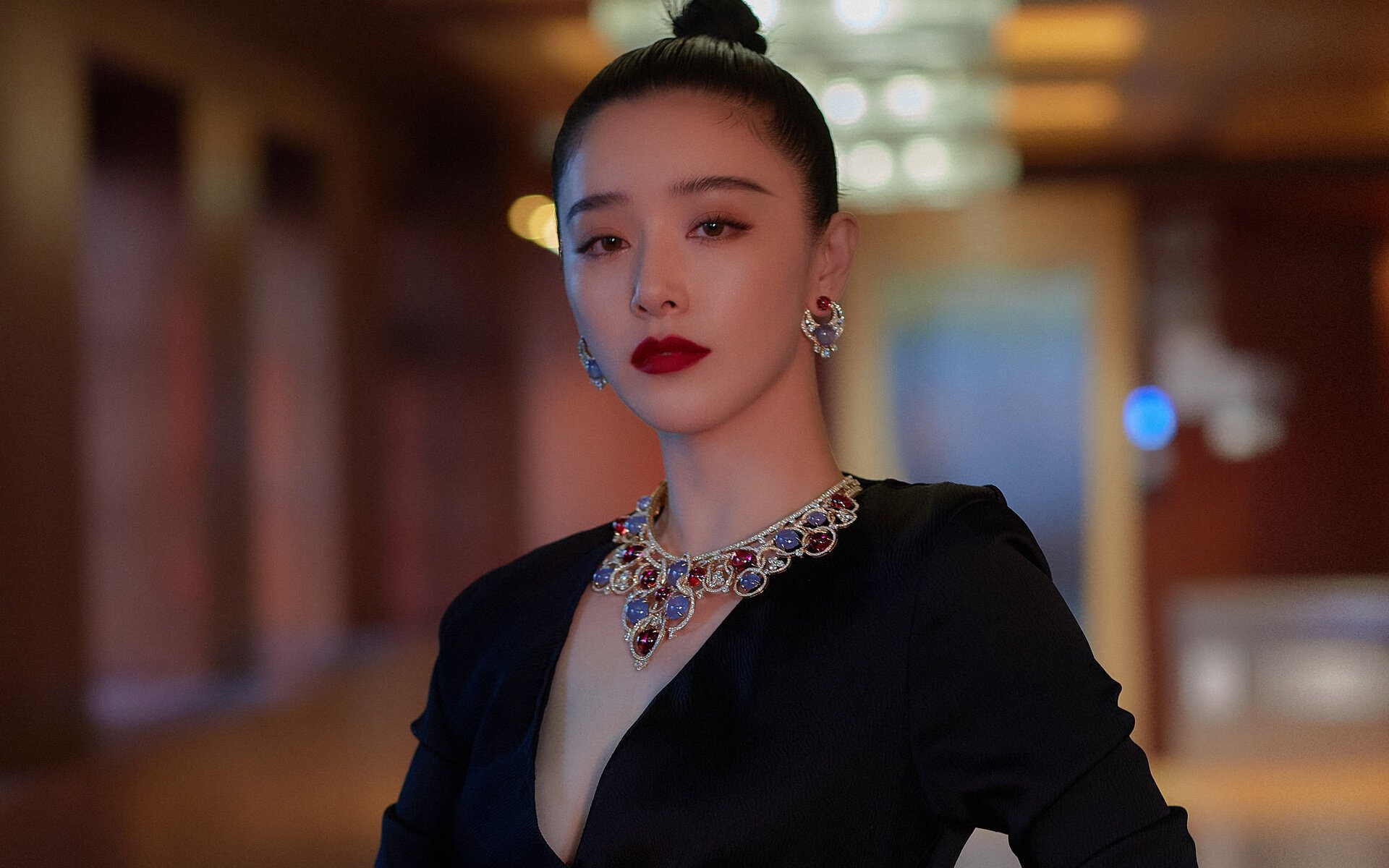 从田径场到赛道，牙买加闪电撕裂韩国，阿劳霍在F1年度王座前接管比赛—体育世界里的传承与绝对统治