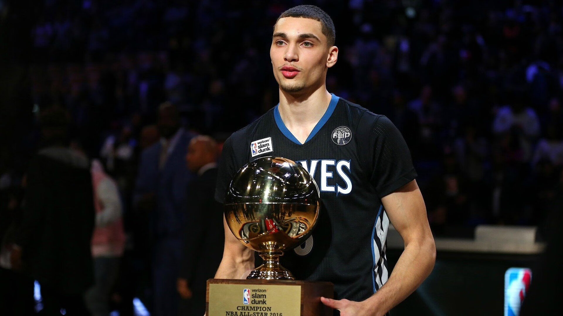 开云平台-布克成绿军大腿！战术撕裂开拓者，利拉德独木难支