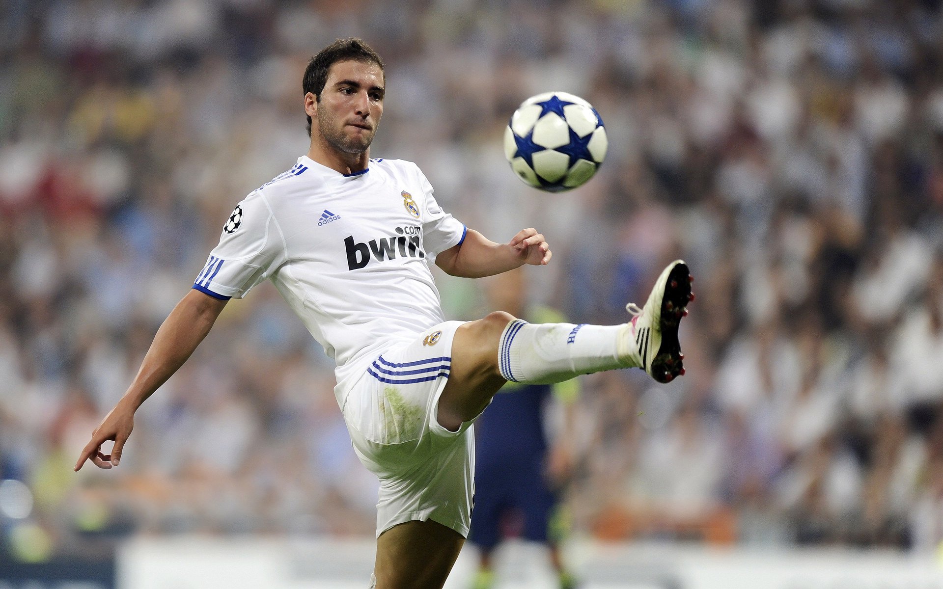 开云APP-跨界天王诞生！勒沃库森用NBA的方式绝杀了毕尔巴鄂